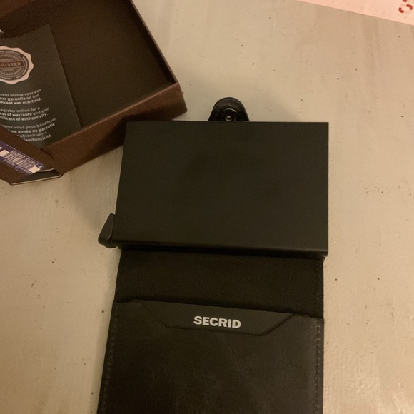 Secrid Matte Black Leather Card Holder - Picture 5 of 8